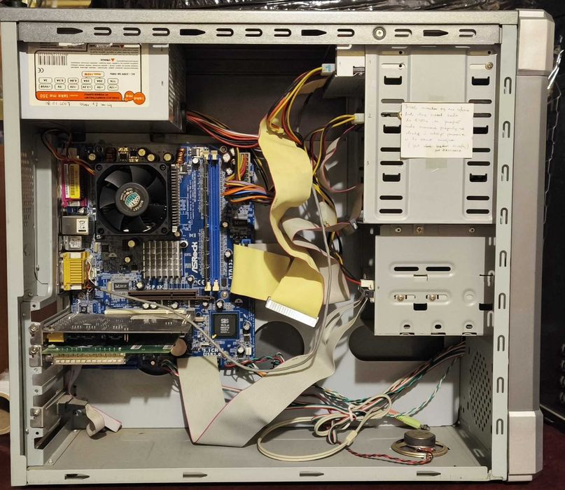 Komputer stacjonarny z systemem Win XP