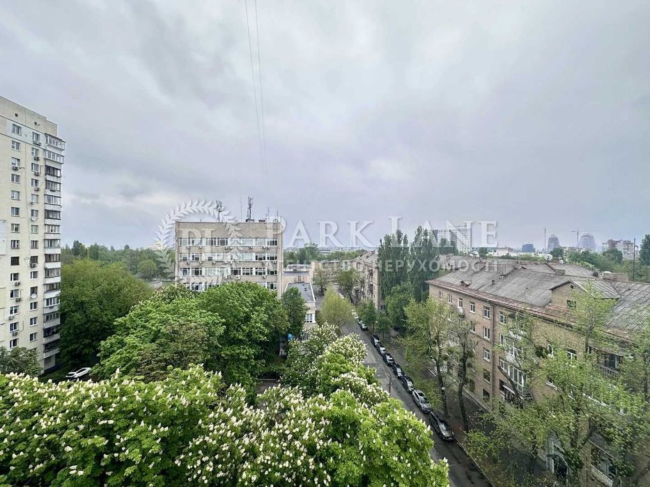 Арсенальна Центр Парк Вічної Слави Печерськ Цегляний Буд. Совмін в парковій місцевості Суворова Мазепи Князів Острозьких Ремонт ГАЗ 94 м2 3 спальні