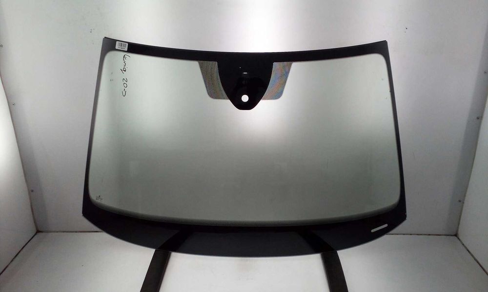 Szyba samochodowa przednia czołowa używana SKODA DOWÓZ