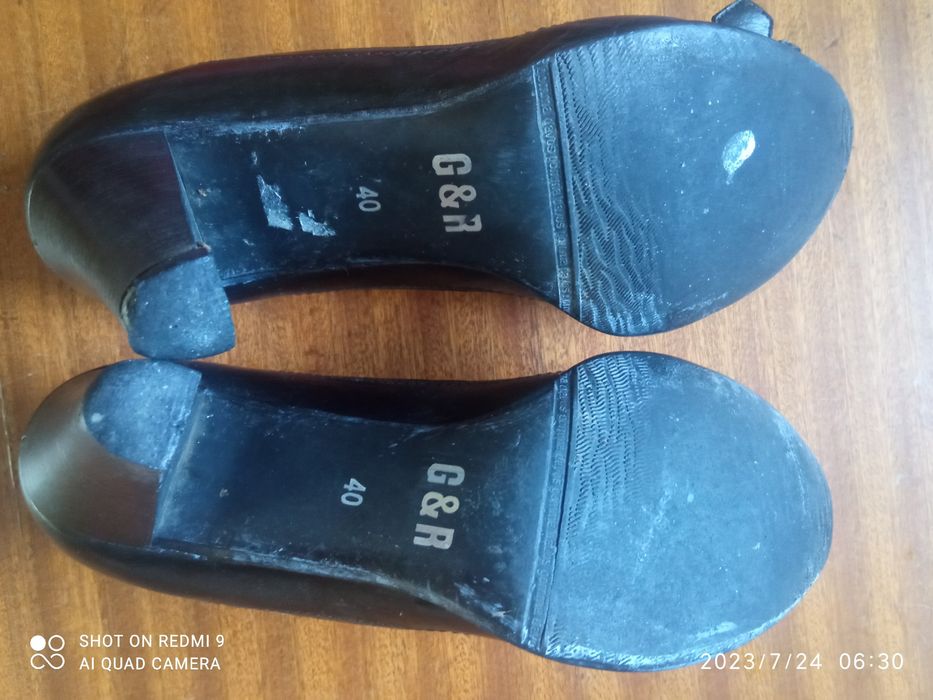 Buty damskie na obcasie marki G, and R rozmiar 40
