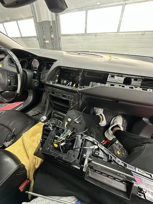 Zmiana starego radia na multimedia z systemem android i akcesoriami