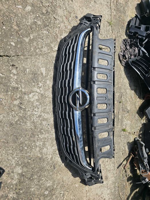 grill Opel Corsa E