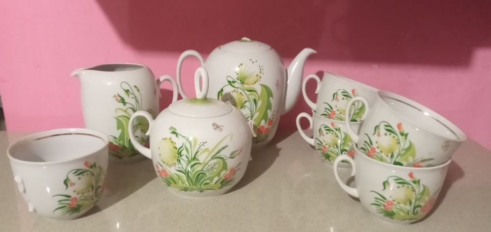 Сервіз фарфоровий з квітковим принтом