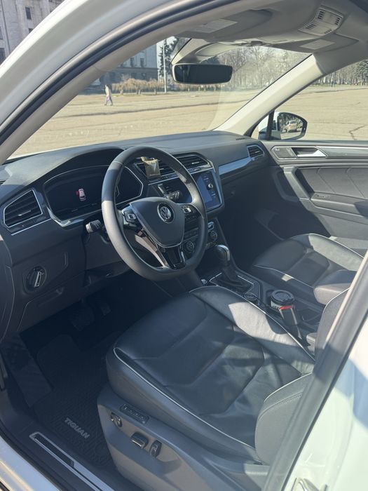 Подобова оренда авто Volkswagen Tiguan 2 SEL Premium. Прокат авто.