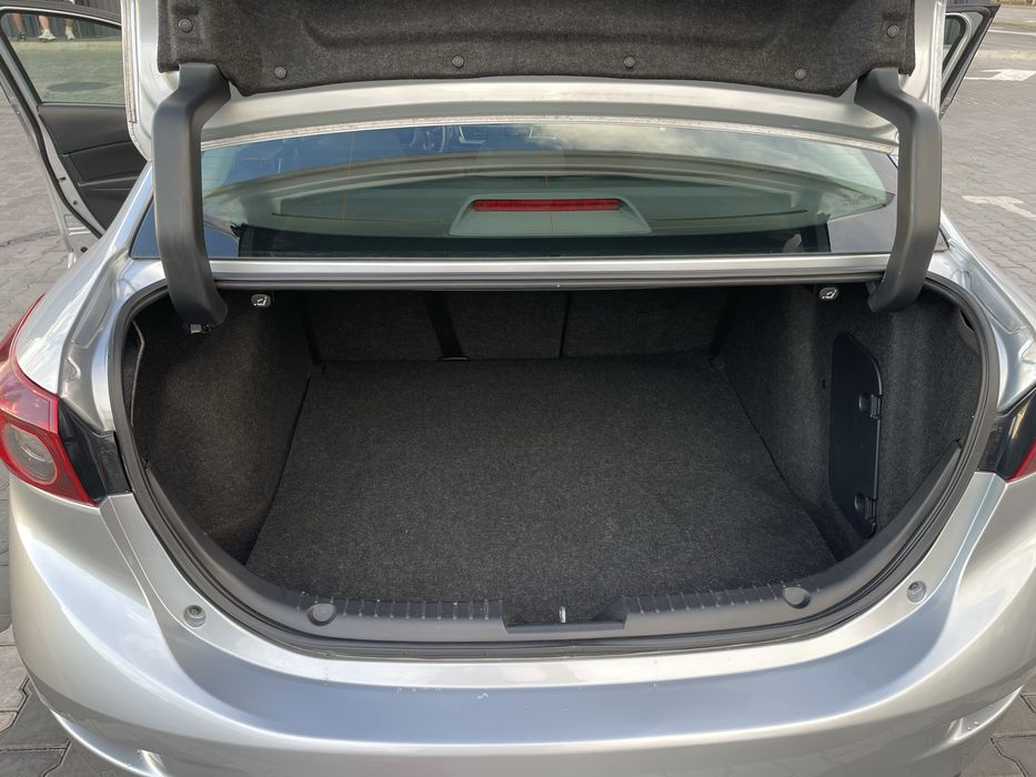 Mazda 3 2018 • 2.0 • Автомат • USA