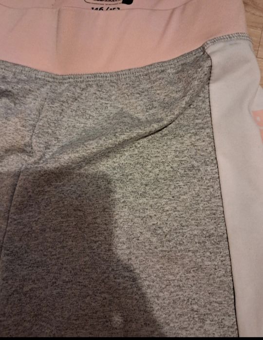 Leginsy sportowe gładkie