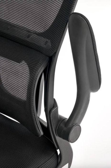 Ергономічне офісне крісло Fregat Nova