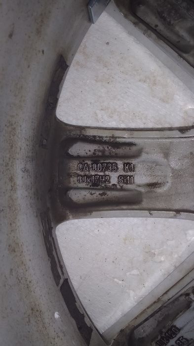 Dwa rodzaje felg .Aluminiowe felgi 17 cali 5/120 BMW ,OPEL.