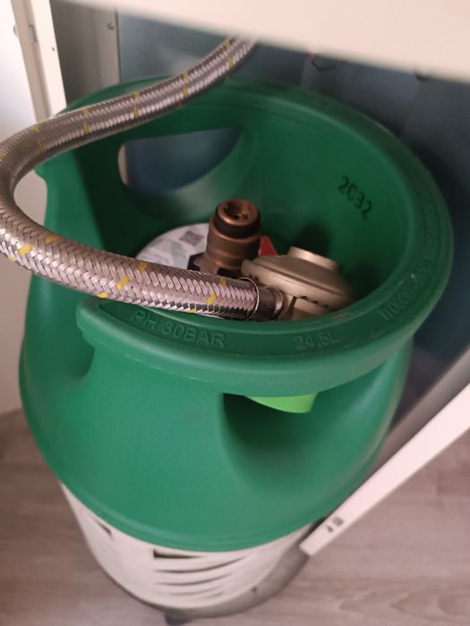 Hotspot semi novo com botija e válvula