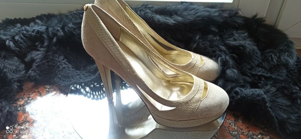 Szpilki Guess 36