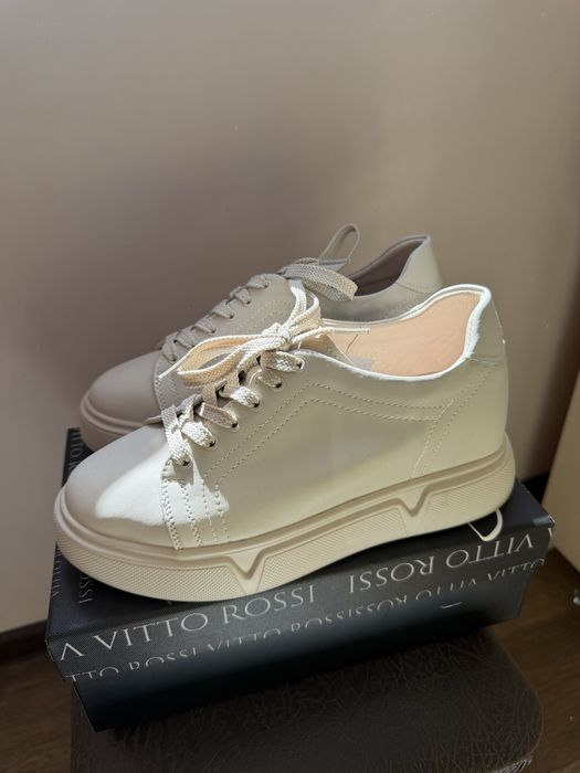 Кросівки жіночі Vitto Rossi  розмір 40