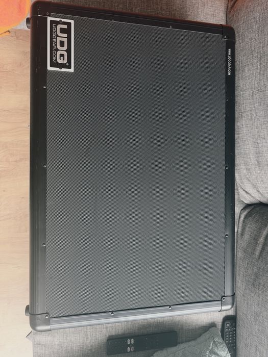 Numark NVII + UDG Hard Case