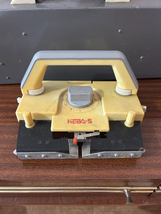 Вязальна машина Нева 5