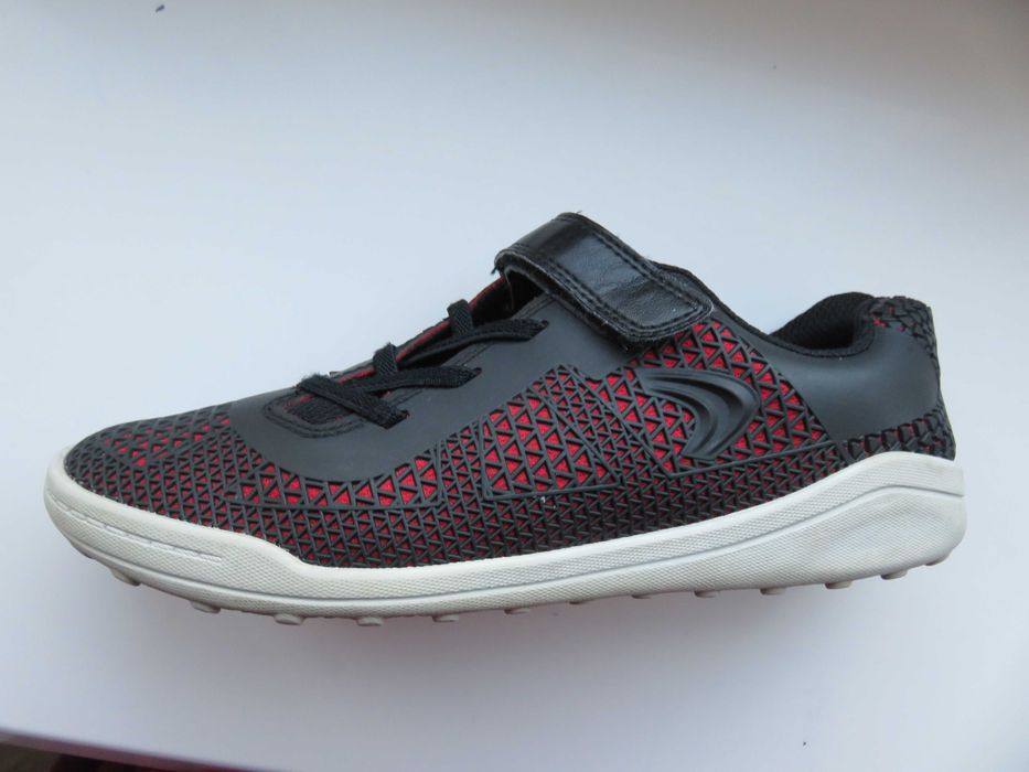 Кроссовки подростковые Clarks Award Swift.Размер 35/36(23,5см)