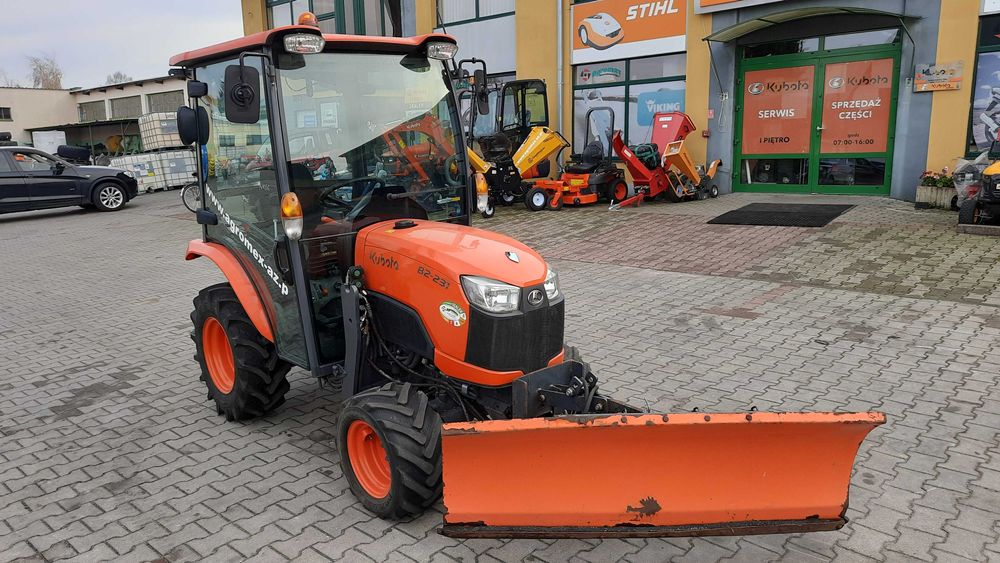 Ciągnik traktor komunalny Kubota B2231 23KM hydrostat z kabiną