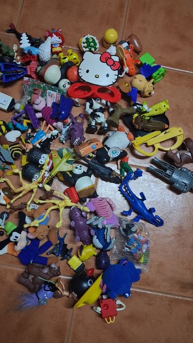 Grande lote de bonecos McDonald's antigos