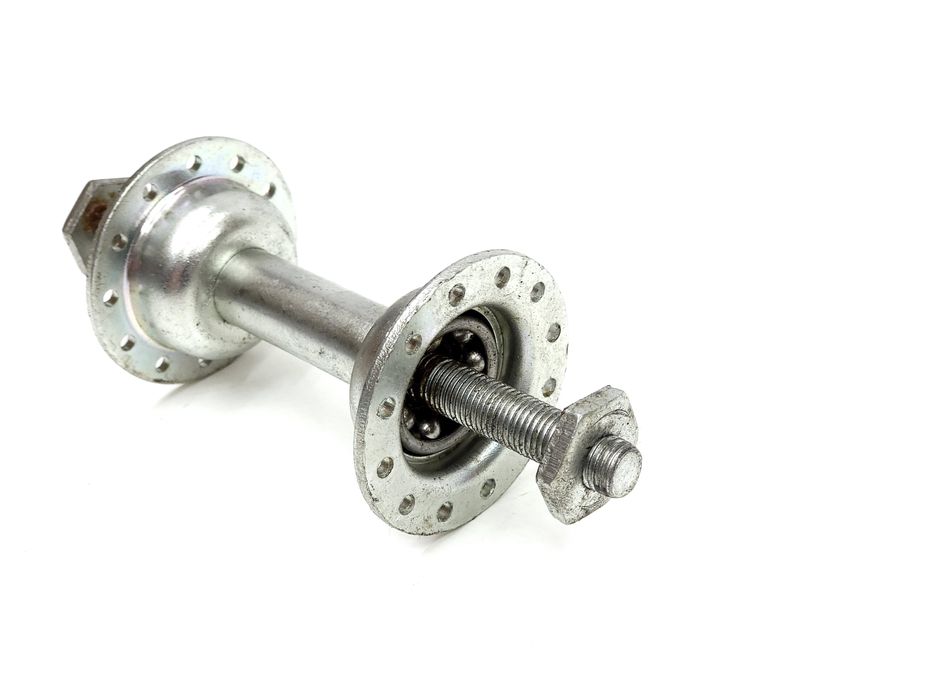 NOWA Piasta koła przód ZZR Romet Universal Tyler PRL 24 szprychy