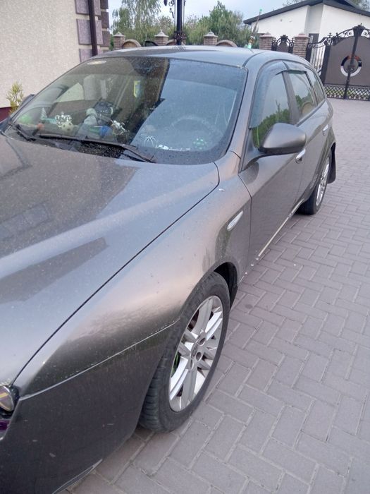Автомобіль Alfa Romeo 159