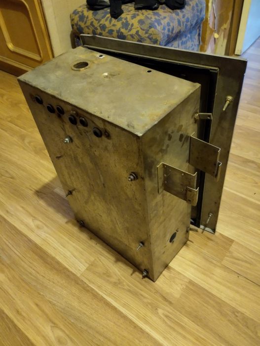 Электрошитовая продам!