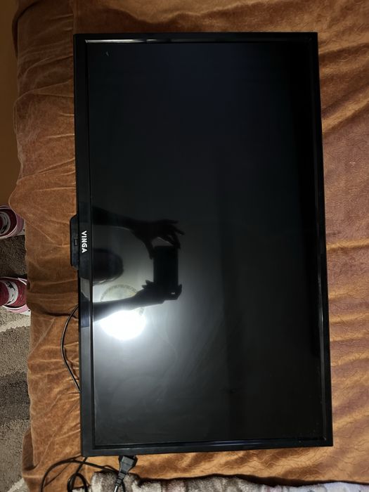 Телевізор Vinga 32 (на запчастини/ремонт)