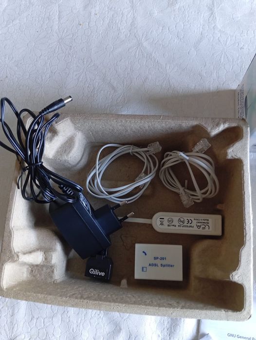 Router/modem TP-LINK, model TD-W8960N