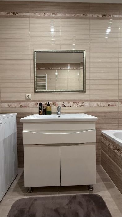 Оренда простороі 3 кімнатної квартири + гараж