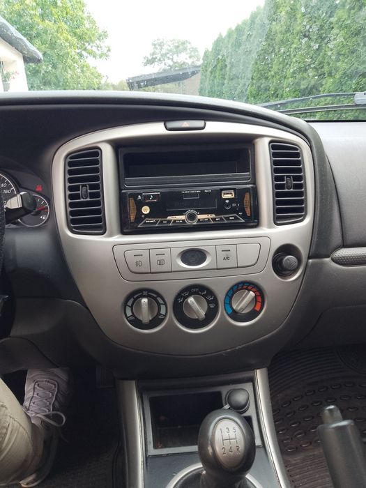 Mazda tribute 4x4 2.3 benzyna