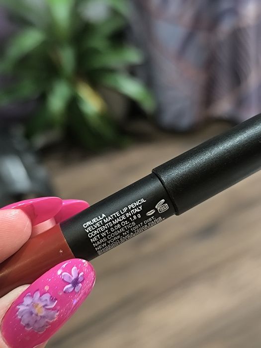 Nars Velvet Matte lip pencil cruella