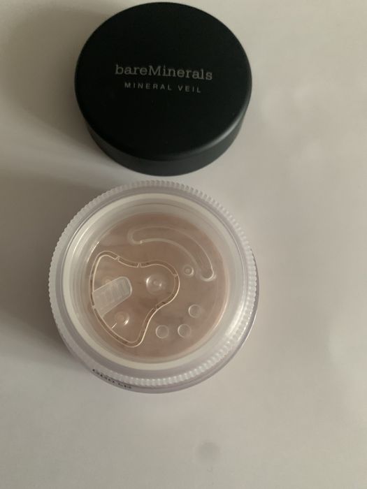 Мінеральна пудра-вуаль bare Minerals..
