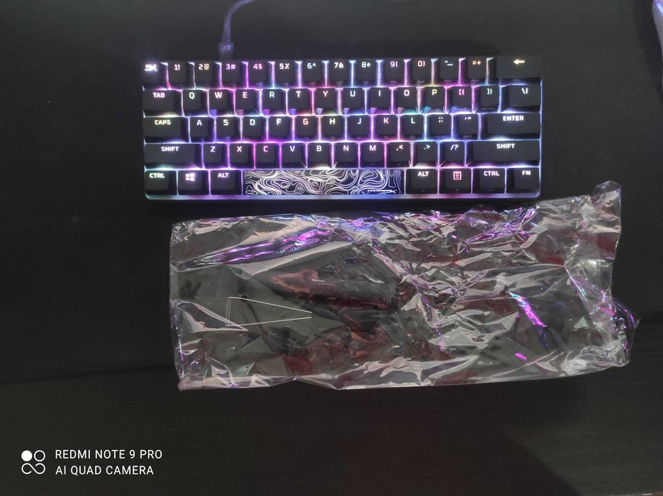 HyperX Alloy Origins 60 Preto - Switches Red - Anti-Ghosting