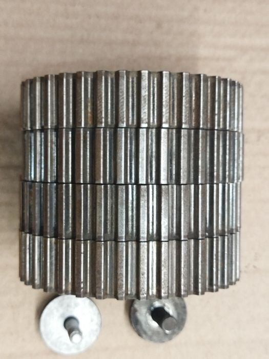 Шестерня распредвала Ford Escort 1.8 шестерня ГРМ Courier 1.8 Orion