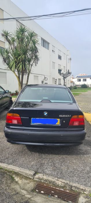 BMW 520i em ótimo estado pouco rodado