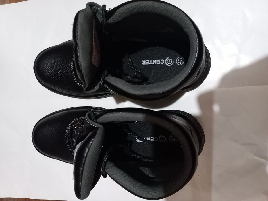 Продам новые рабочии ботинки, 43 р.