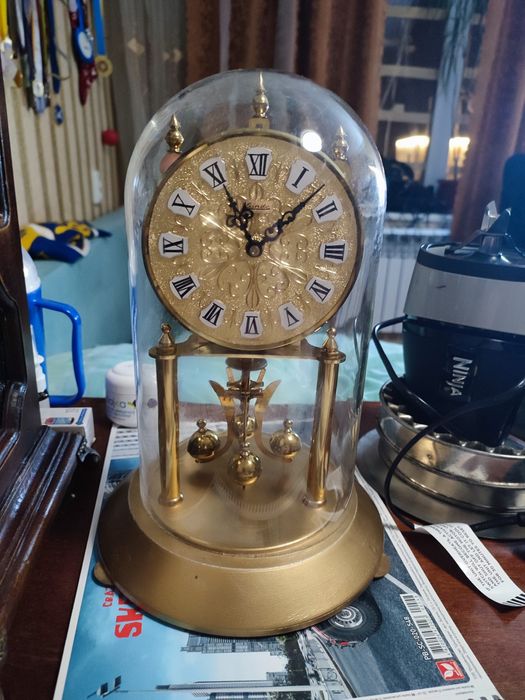 Винтажные часы продам