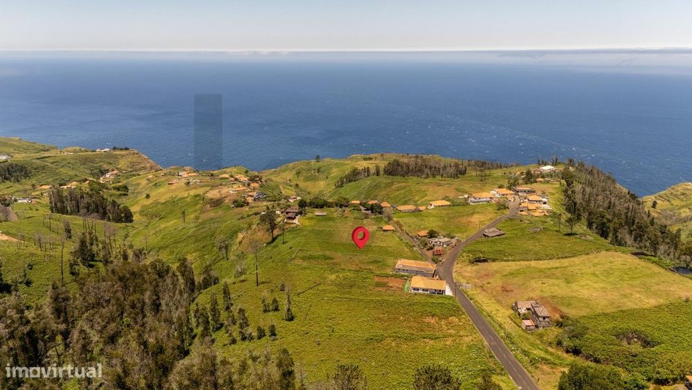 Terreno Plano Com Vista Em Ponta De Pargo 1452 M2, Calheta ( Madeira)