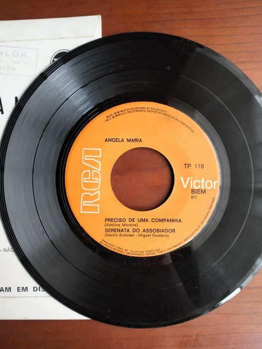 (2) singles Ângela Maria