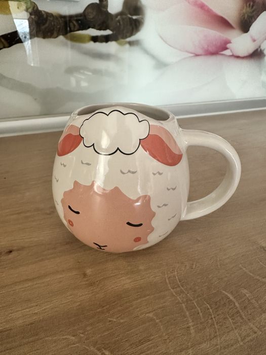 Piękny kubek w owieczke