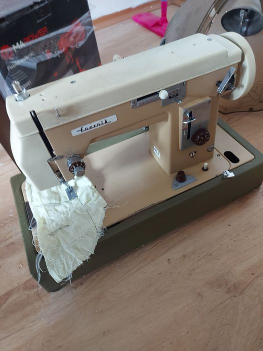 Maszyna do szycia Łucznik