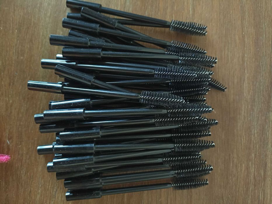 Pincéis maquilhagem e escovas pestanas descartáveis, da Dior