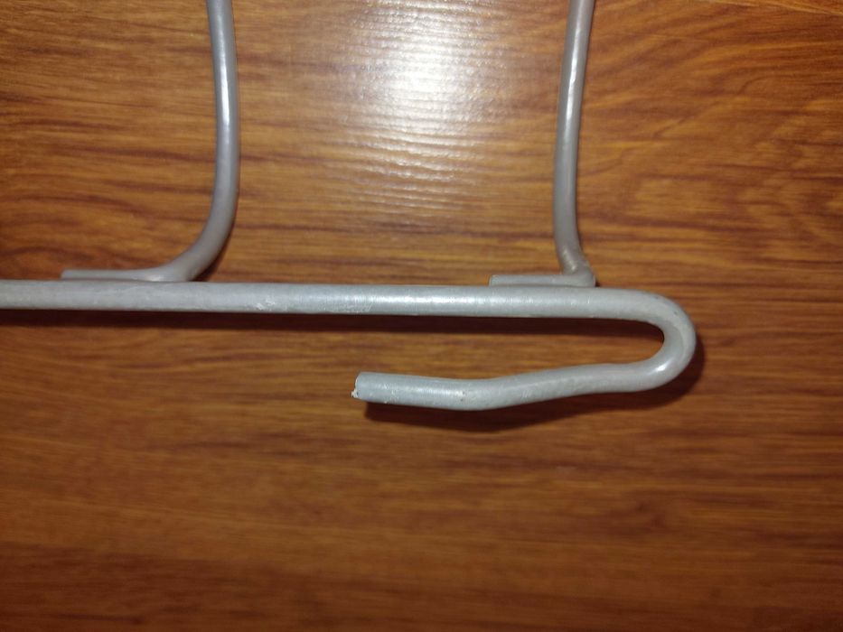 Półka uchwyt do lodówki na butelki