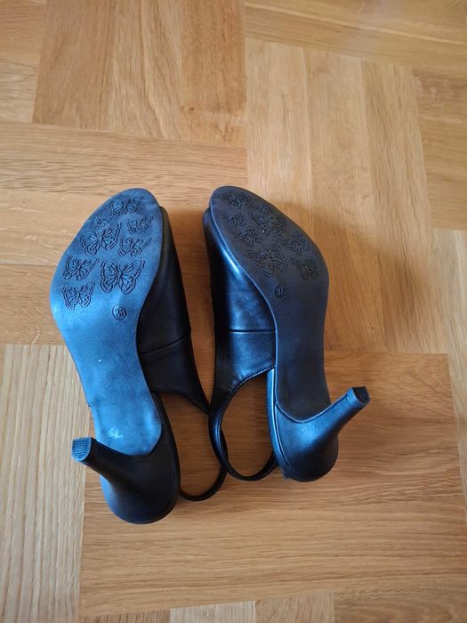 Nowe, czarne letnie sandałki rozm. 38
