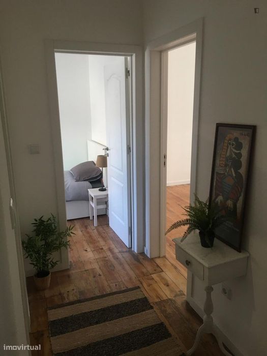 Quarto - localizado em Pontinha Lisbon