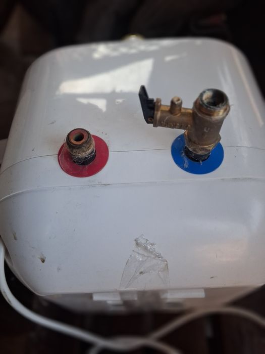 Водонагрівач  б/ у  10 літрів