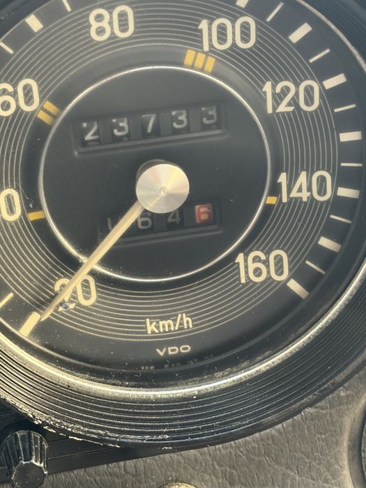 Mercedes w115 220D 6500 euros