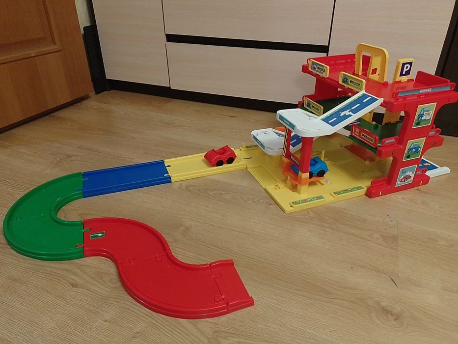 Гараж  паркінг  + трек для машинок  Вадер Wader з ліфтом + 2 машинки