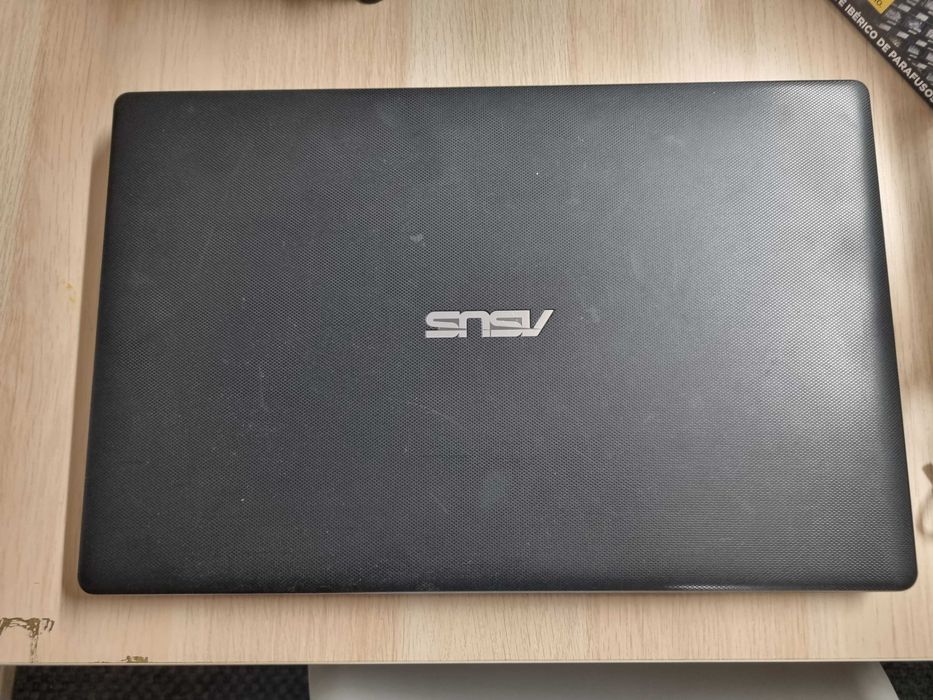 Asus Portatil pouco usado