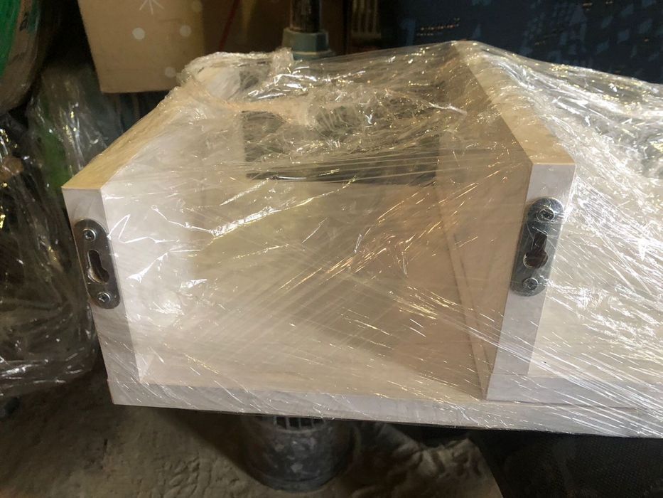 Полички настінні