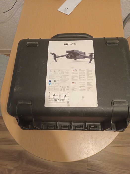 Викуп  Кейси, Мавіки Дрони