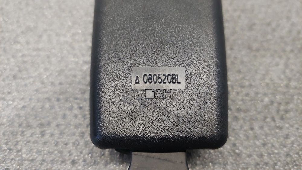 Encaixe de cinto frente esquerdo MAZDA 6 Sedan (GH)