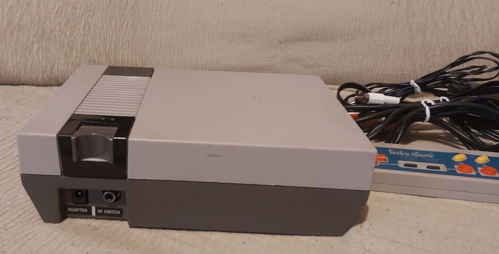 Family computer system com 2 comandos.